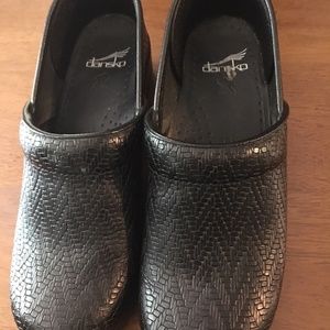 Dansko Clogs 39
